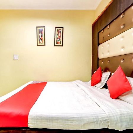 Spot Inn Hostel Új-Delhi Kültér fotó