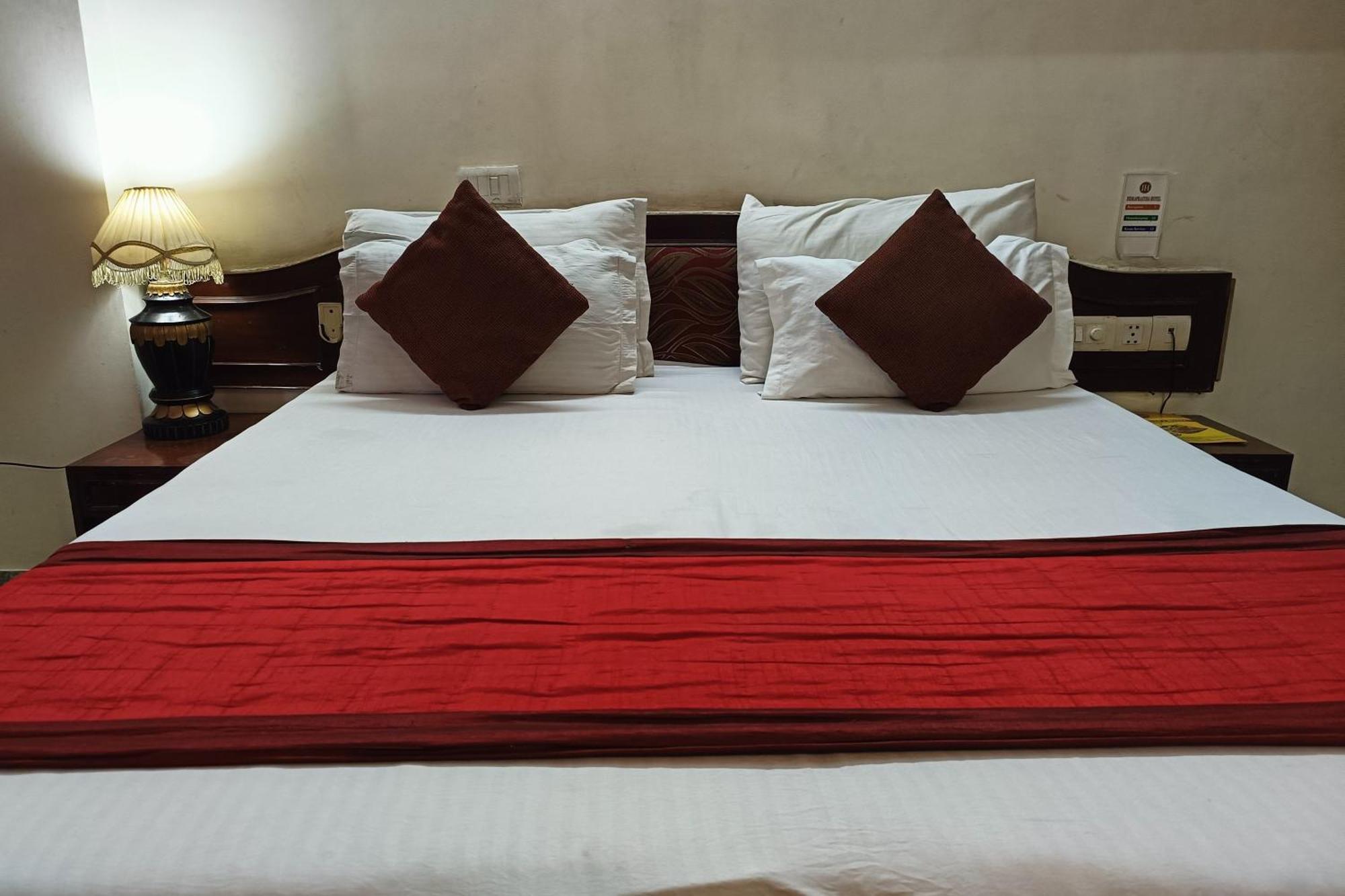 Spot Inn Hostel Új-Delhi Kültér fotó