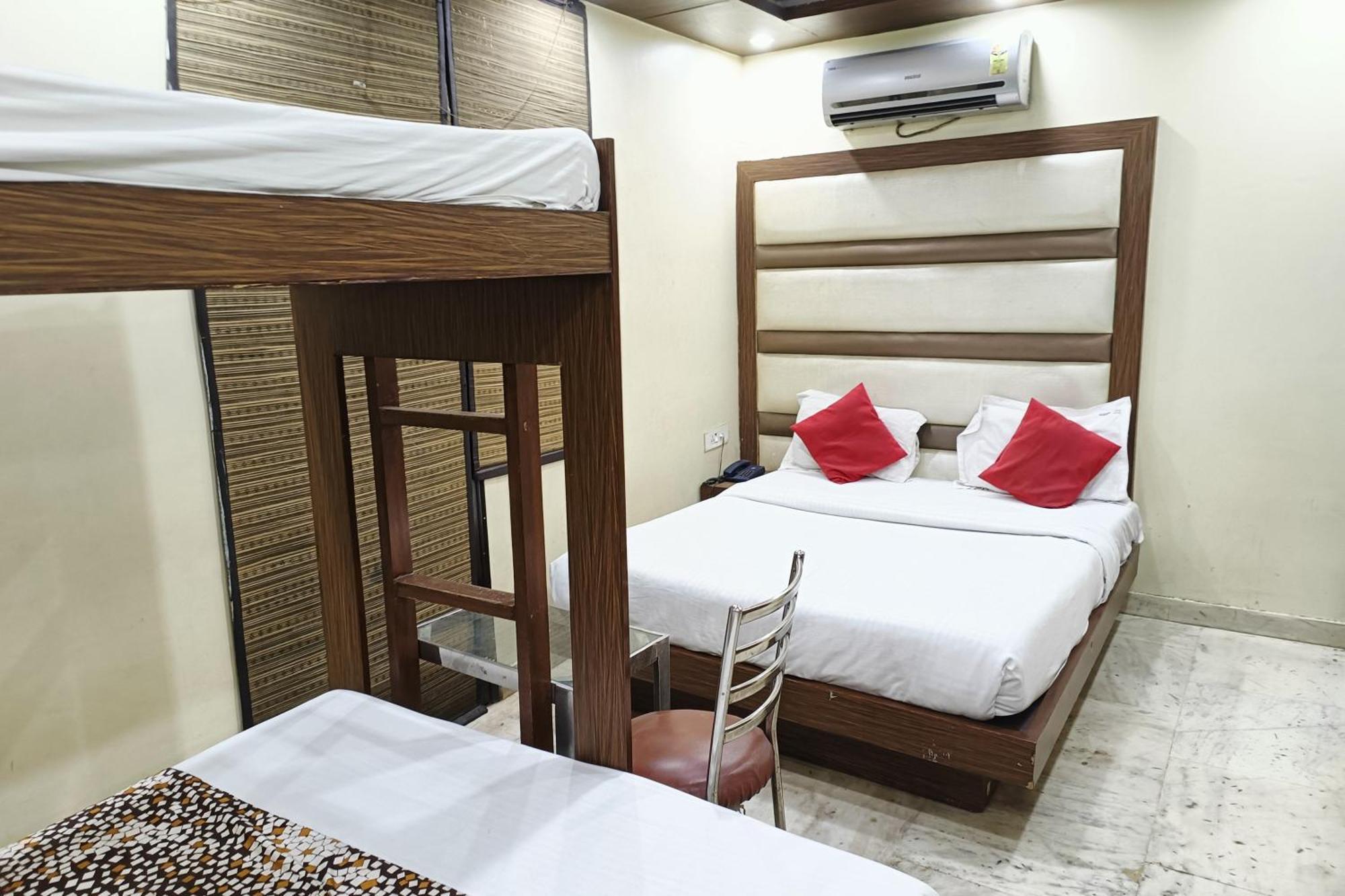 Spot Inn Hostel Új-Delhi Kültér fotó