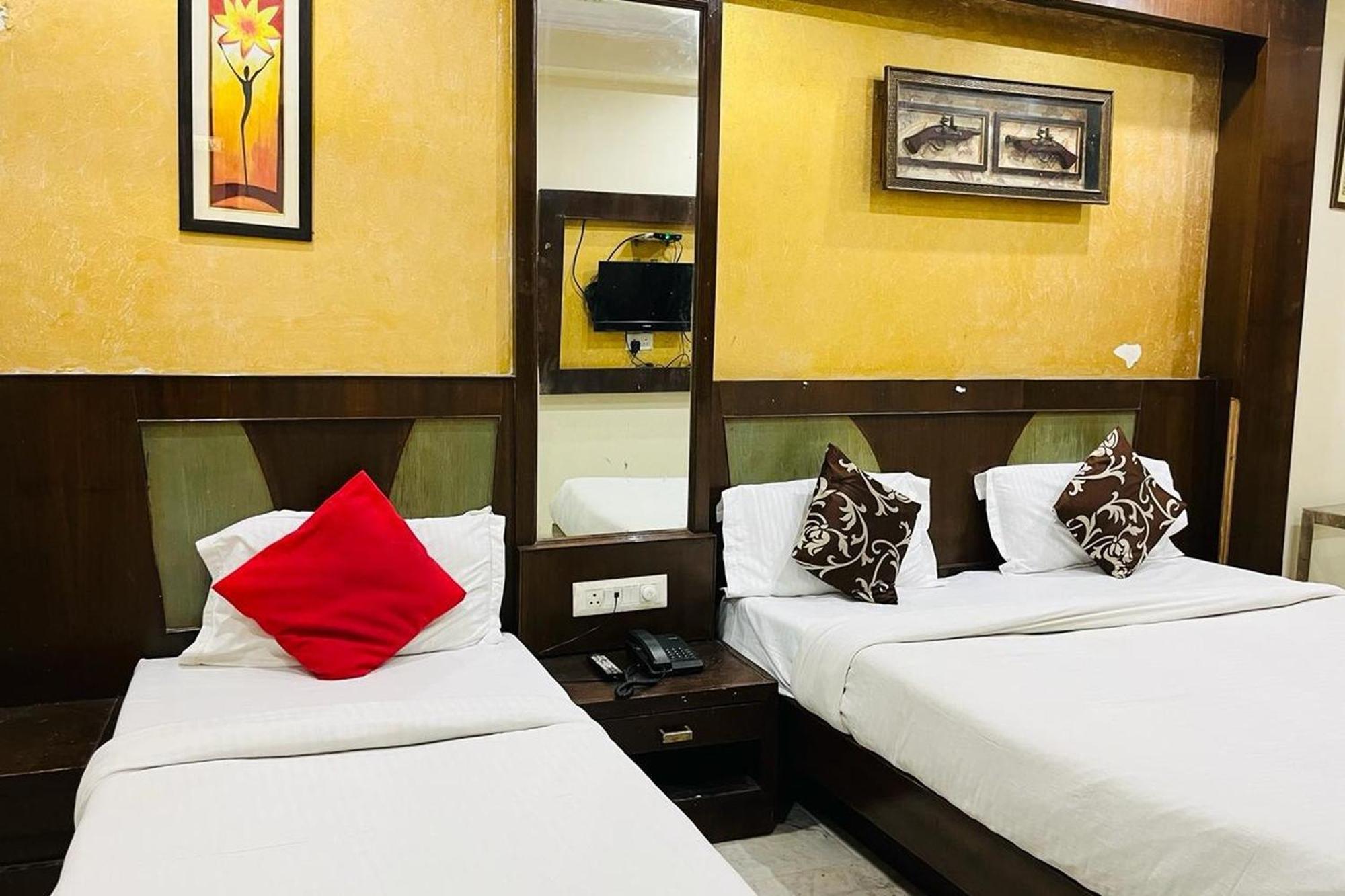 Spot Inn Hostel Új-Delhi Kültér fotó