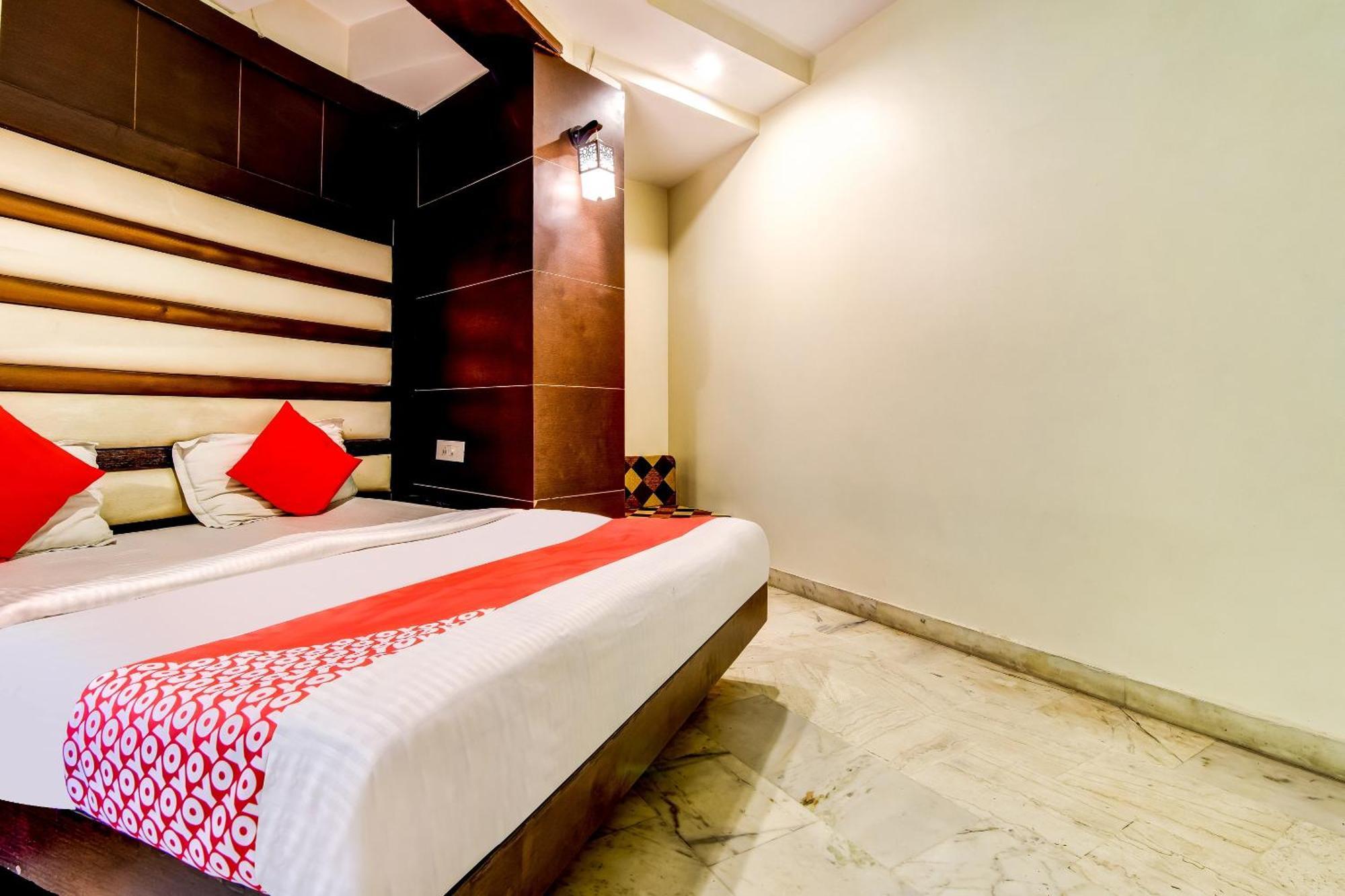 Spot Inn Hostel Új-Delhi Kültér fotó