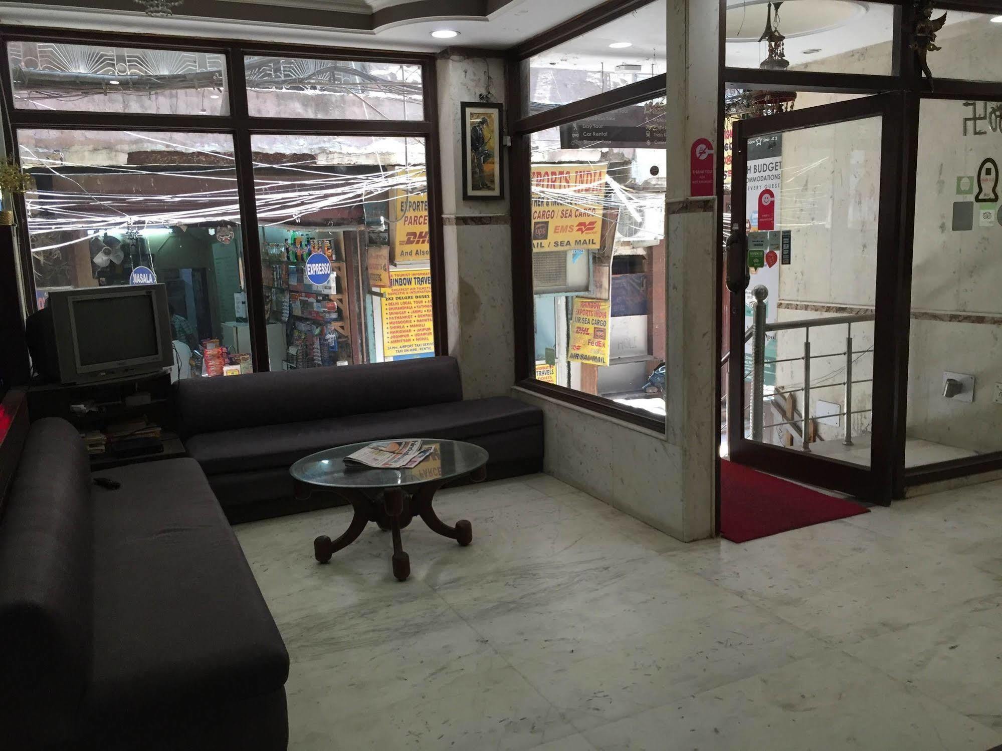Spot Inn Hostel Új-Delhi Kültér fotó
